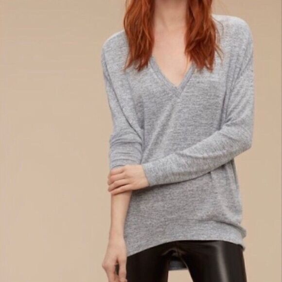 Aritzia Small Grey Wilfred Free Devinette Top - Picture 2 of 6